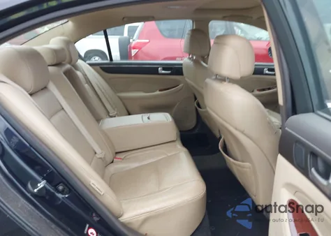 2012 Hyundai Genesis 3.8 z USA, uszkodzony, nr VIN KMHGC4DD9CU169971